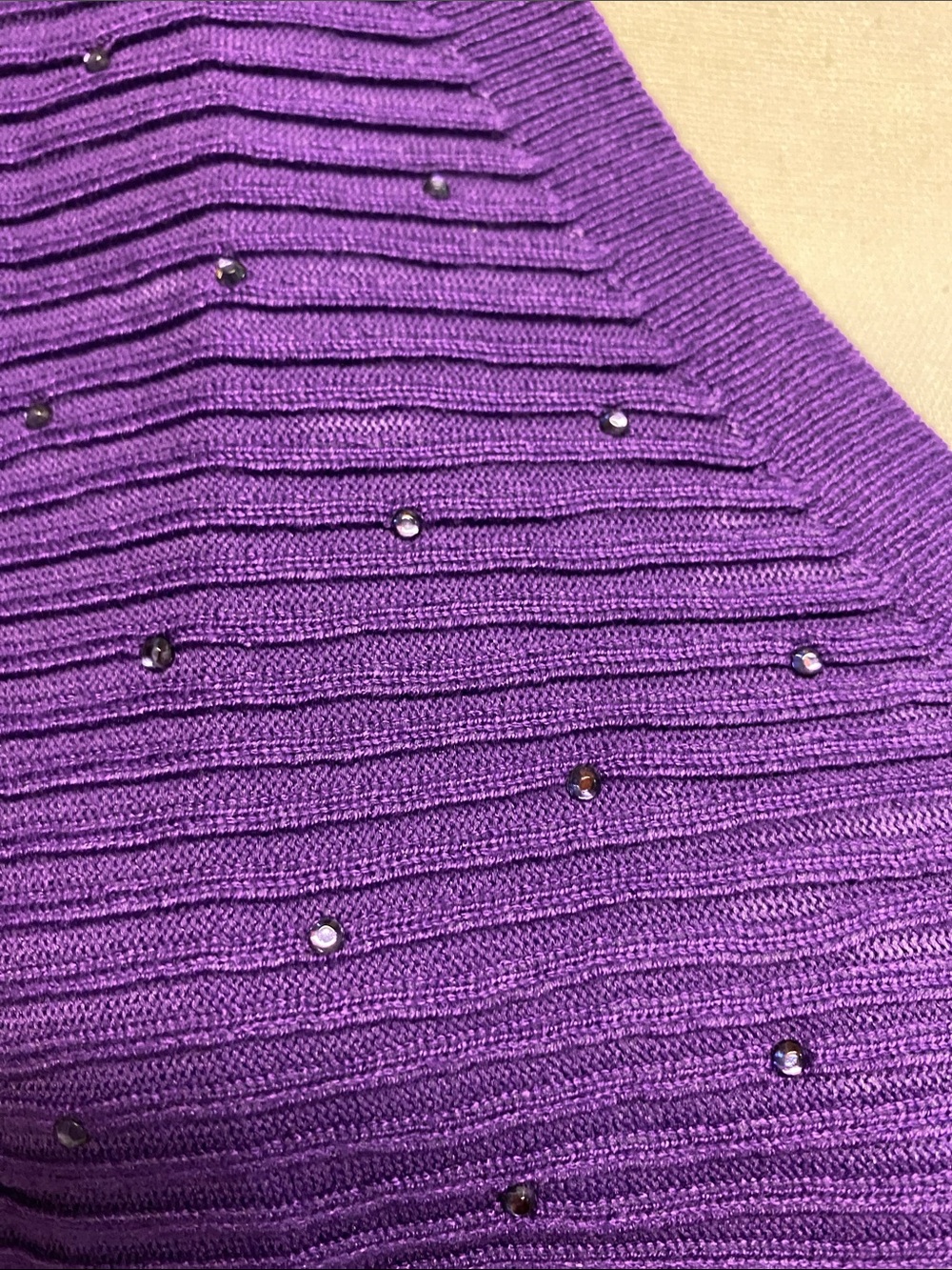 Questions Faux Wrap Ribbed V-Neck Rhinestone Sweater Size Small - Picture 3 of 7
